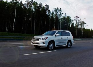 Lexus crossover celebrates 20th anniversary