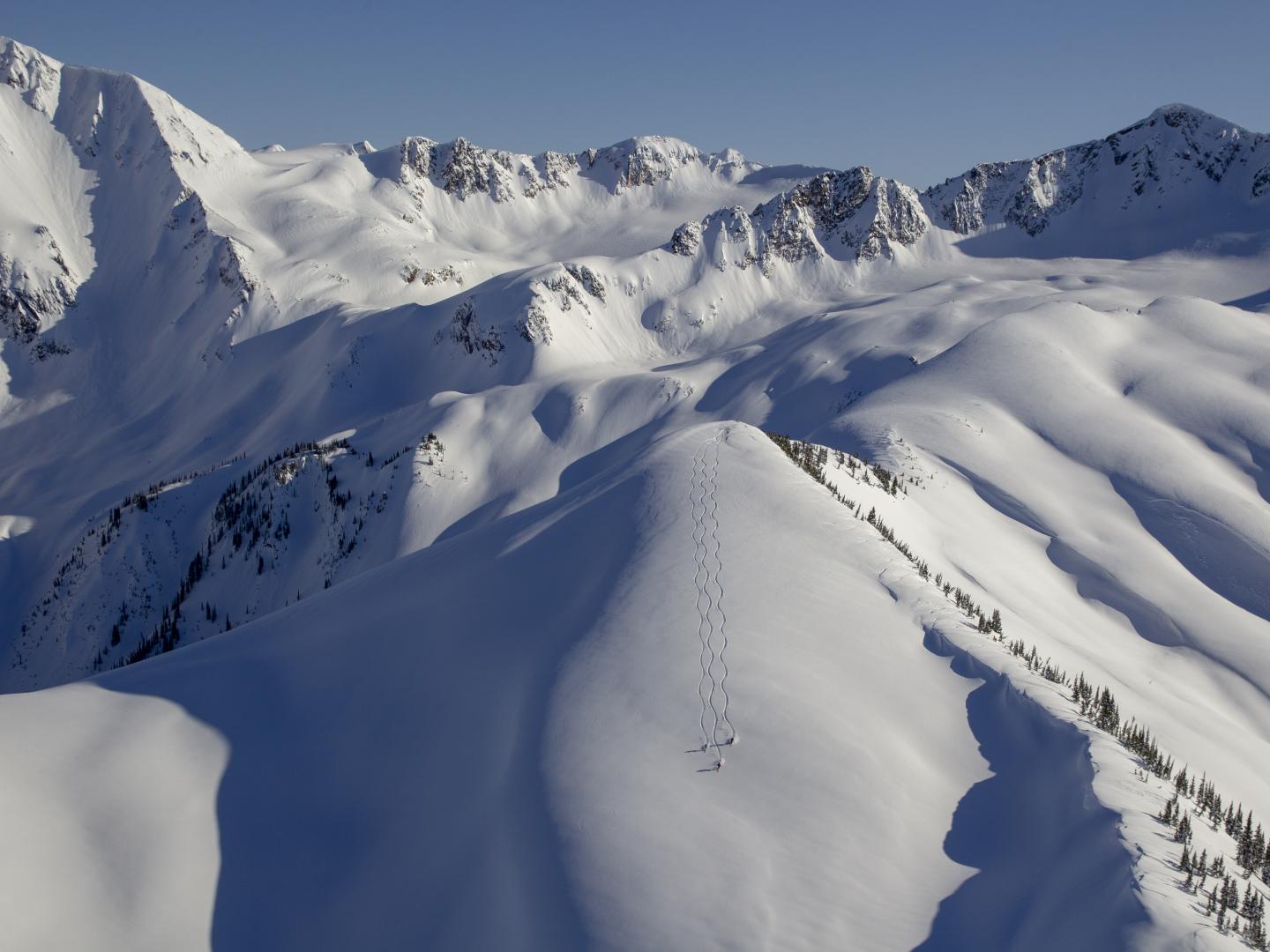 Heli-skiing – the coolest snow adventure in Canada