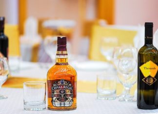 Reusable wine paper bags: an environmental friendly approach Reusable wine paper bags: an environmental friendly approach