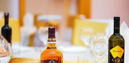 Reusable wine paper bags: an environmental friendly approach