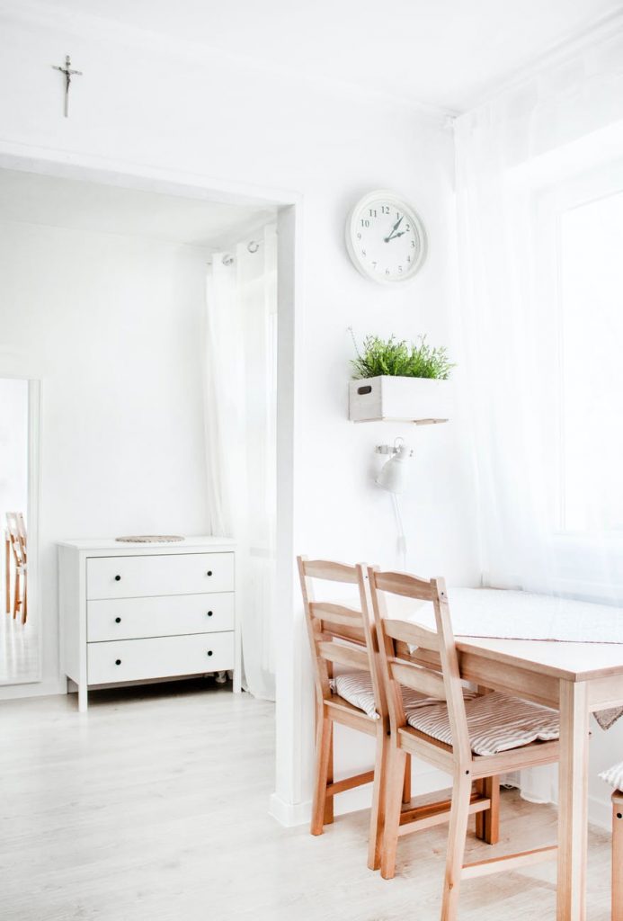70 Decor Ideas for a Minimalist Urban Apartment - AllOntario - Small Urban Home Decor Minimalist Ideas