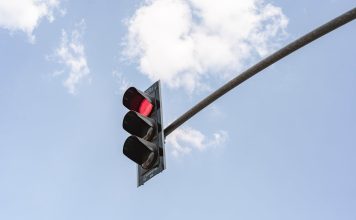Right Turn on Red in Ontario – Legal Rules and Red-Light Camera Traps Right Turn on Red in Ontario - Legal Rules and Red-Light Camera Traps